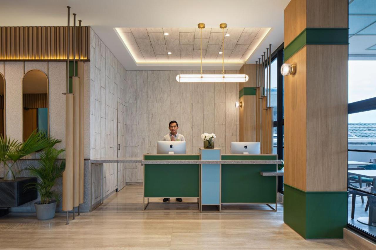 Maxonehotels At Kota Harapan Indah-Bekasi Exterior foto