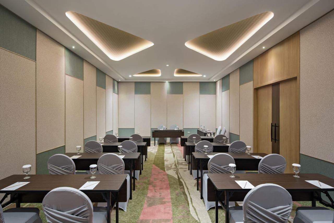 Maxonehotels At Kota Harapan Indah-Bekasi Exterior foto