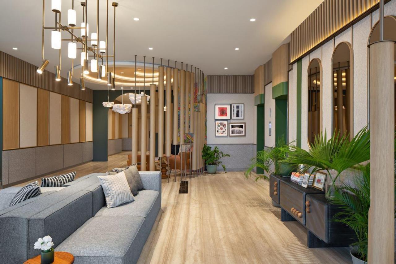 Maxonehotels At Kota Harapan Indah-Bekasi Exterior foto